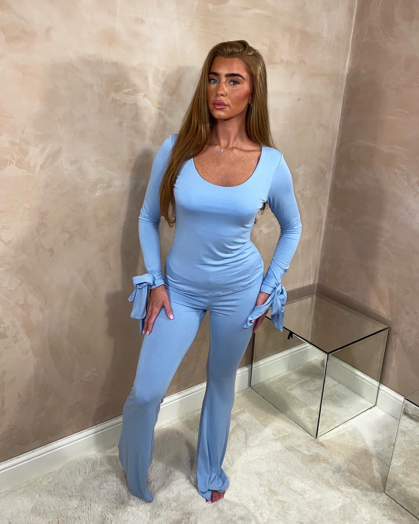 Bow Tie Arm Lounge Set