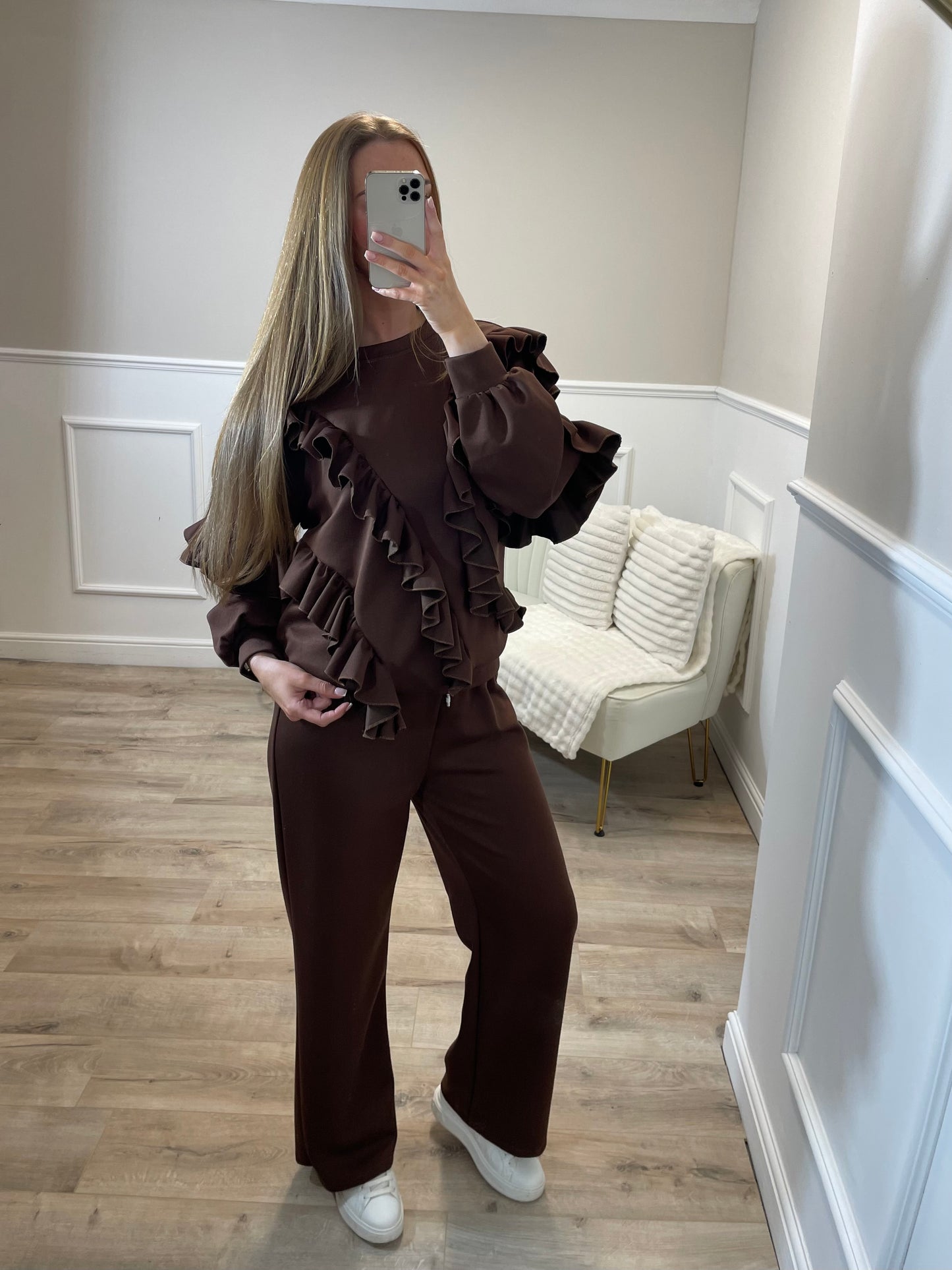 Brown Ruffled Lounge Set