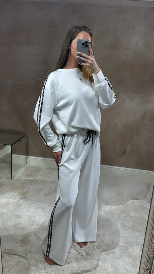 Leopard Lined Lounge Set