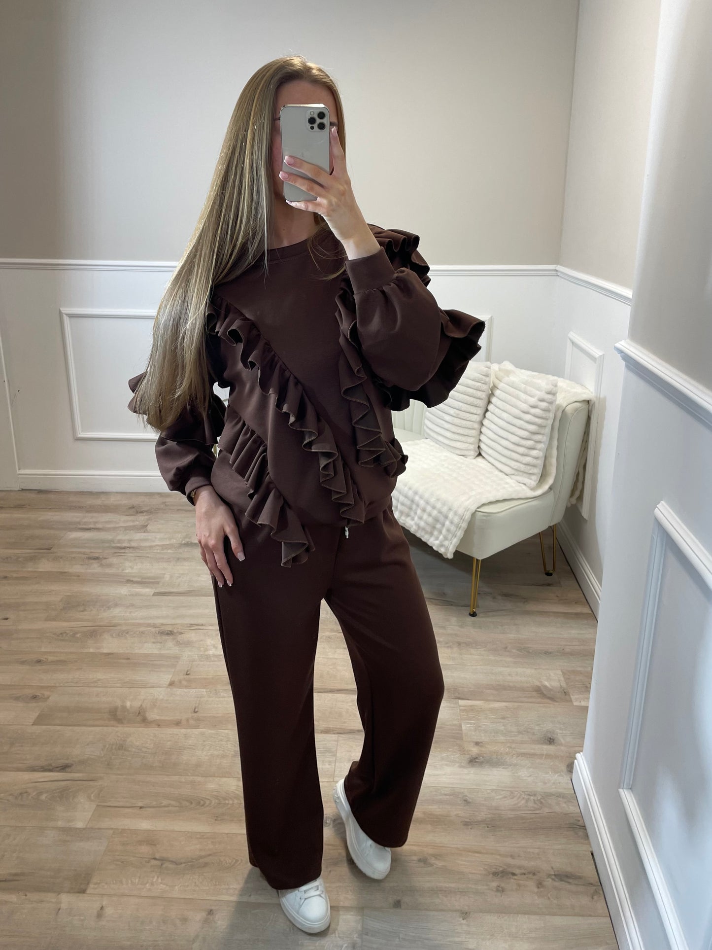 Brown Ruffled Lounge Set
